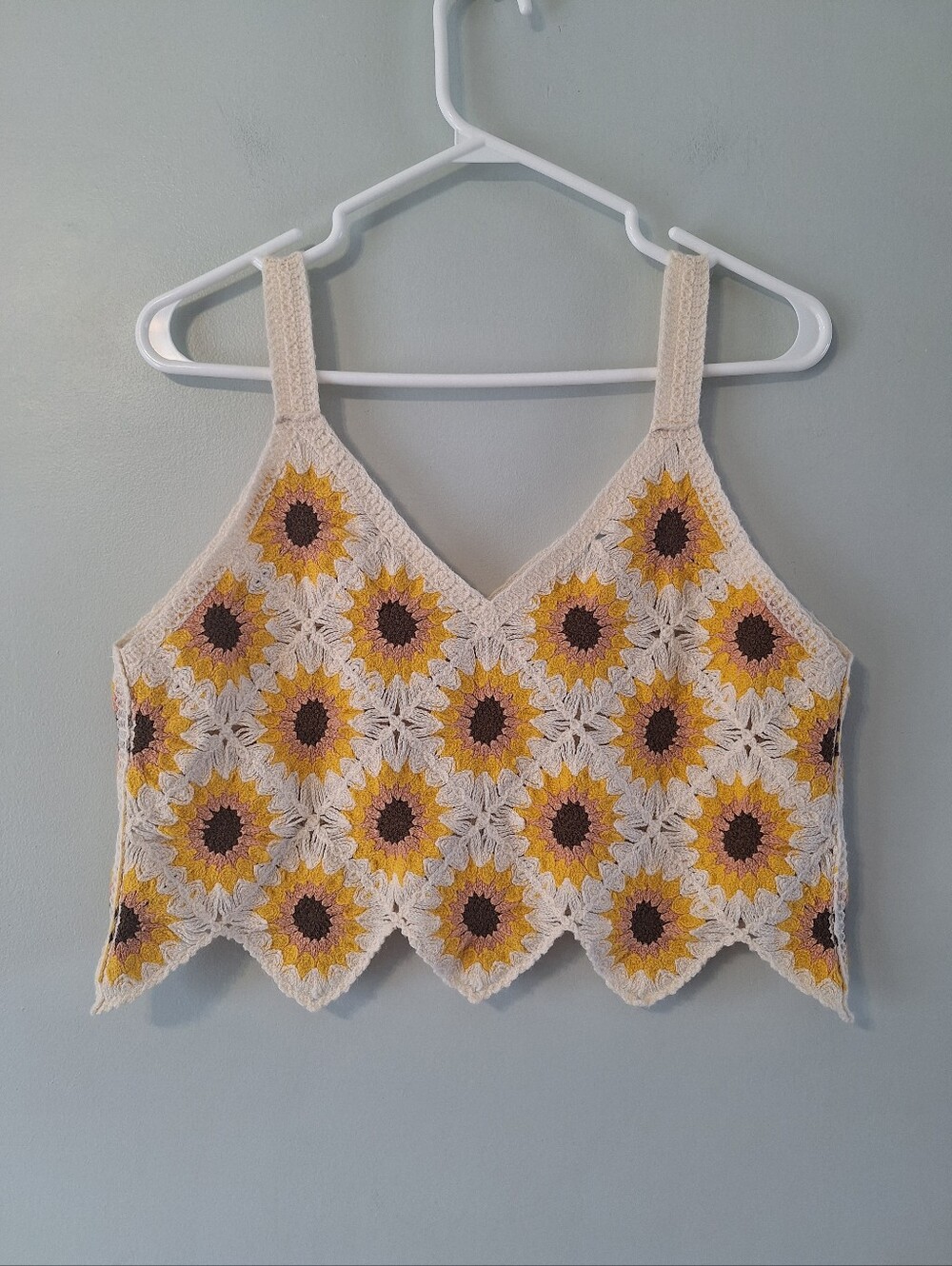 Everglow Crochet Sunflower Crop Tank Top - Cream and Yellow - L